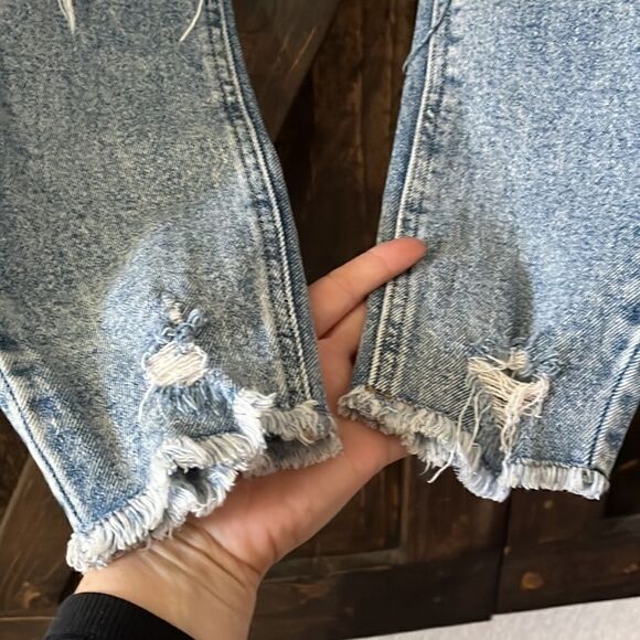 Tinseltown Juniors' Distressed Mom Jeans Sz-3 - Picture 8 of 9